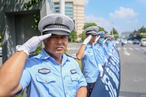 （晚报）送别战友(分离图)（晚报）送别战(3652133)-20230810082943