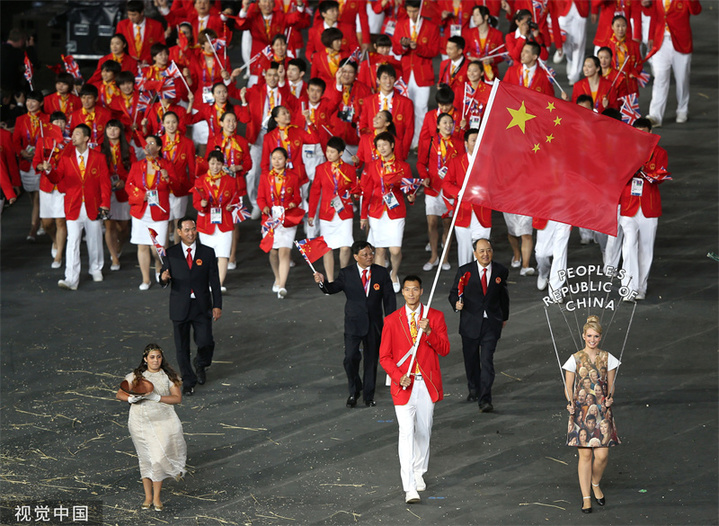 2012年7月27日，英国伦敦，2012伦敦奥运会开幕式盛大举行。中国代表团入场。