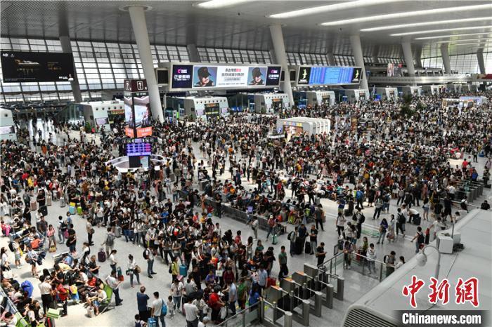 资料图：杭州东站。　张煜欢 摄