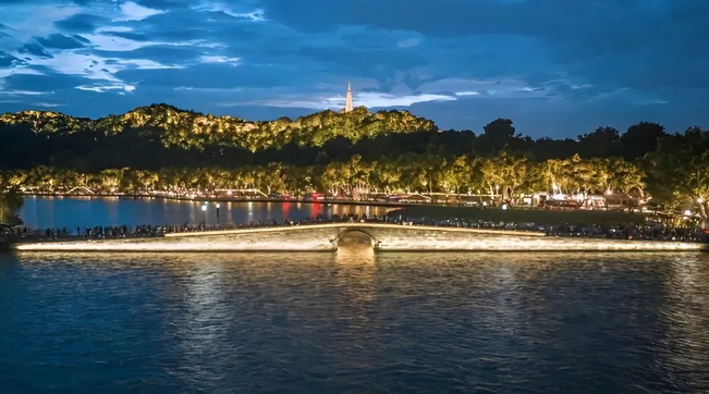 夜西湖 图源：杭州发布