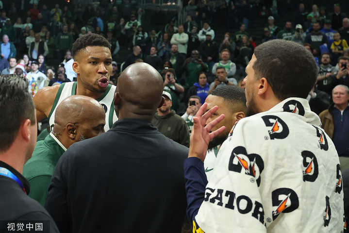 从字母哥到布克看现代NBA小前锋的进化之路