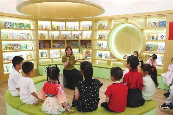 上图和A01版上图：“儿童友好，人人友好”的美好愿景正逐步在苏州落地生根、开花结果。苏州市妇联供图