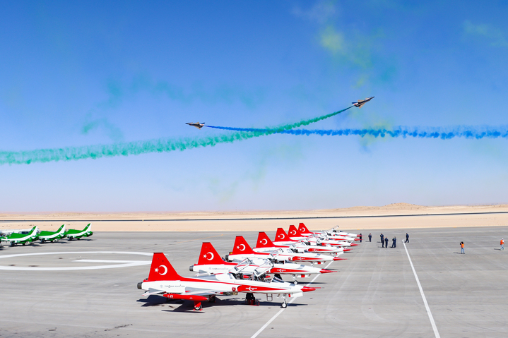 2月1日 空军八一飞行表演队适应训练现场 高思峰 摄 (3).jpg