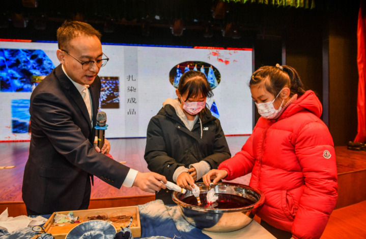 江宁织造博物馆举办“云享霓裳——云南民族纺染织绣展”主题研学活动。（资料照片） 南京日报/紫金山新闻记者 董家训 摄