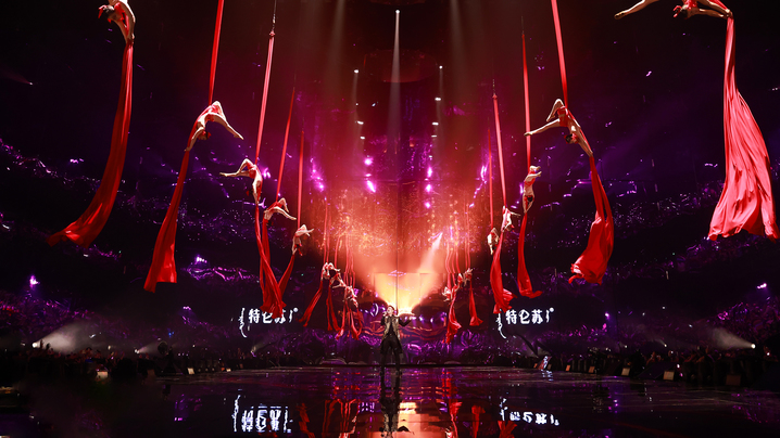 任贤齐的《任逍遥》直拍送达！笑容灿烂，活力满格，咬字带着独特的齐式洒脱，手势挥舞间尽是豪迈，似要冲破一切束缚，一同在这音乐天地逍遥驰骋。