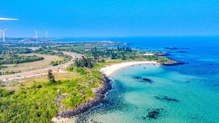 2025年1月6日，海南儋州，峨蔓火山海岸。