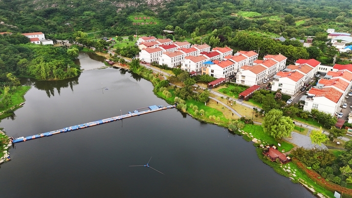 江苏省连云港市海州区朐阳街道孔望山村吴窑中心小区一角。 耿玉和/IC photo