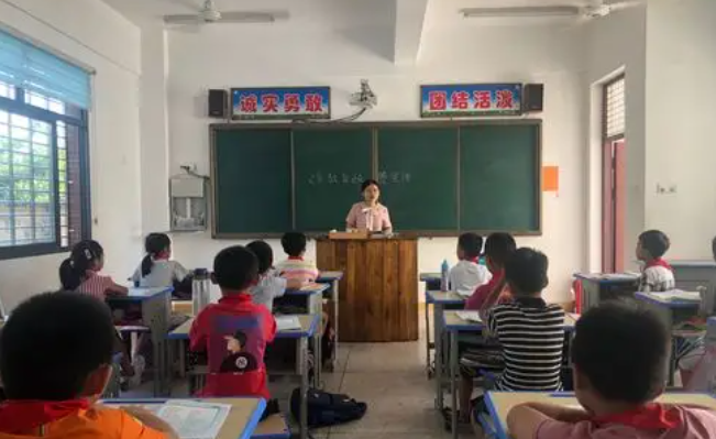 全國多地推行義務教育“陽光分班” 均衡分配學生和師資