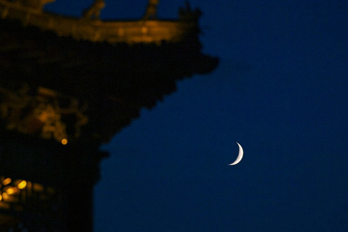 2025年9月26日，山东潍坊青州，年度最小蛾眉月。
