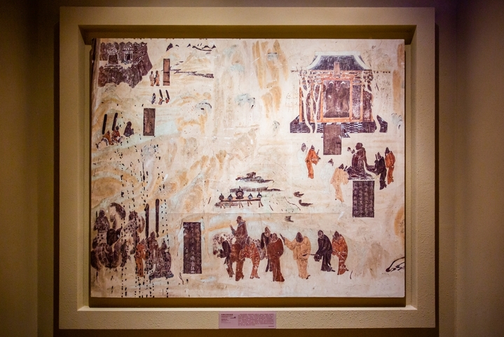 2025年10月23日，上海，“何以敦煌·念念回响”敦煌文化艺术公益展于艺丰中心正式启幕。