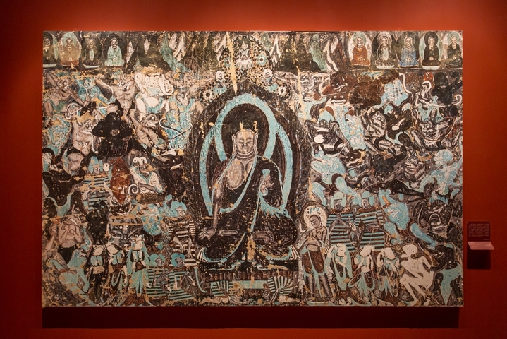 2025年10月23日，上海，“何以敦煌·念念回响”敦煌文化艺术公益展于艺丰中心正式启幕。