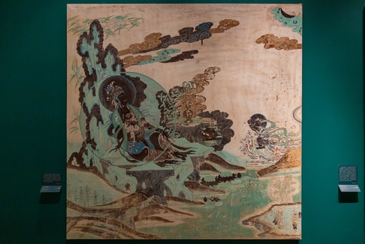 2025年10月23日，上海，“何以敦煌·念念回响”敦煌文化艺术公益展于艺丰中心正式启幕。