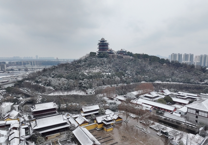 2026年1月20日，江苏省南京市，雪后的阅江楼景区，银装素裹，雪景如画。
