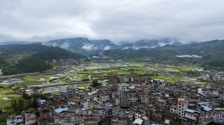 2026年4月15日，在贵州省从江县贯洞镇拍摄的田园春色（无人机照片）。
